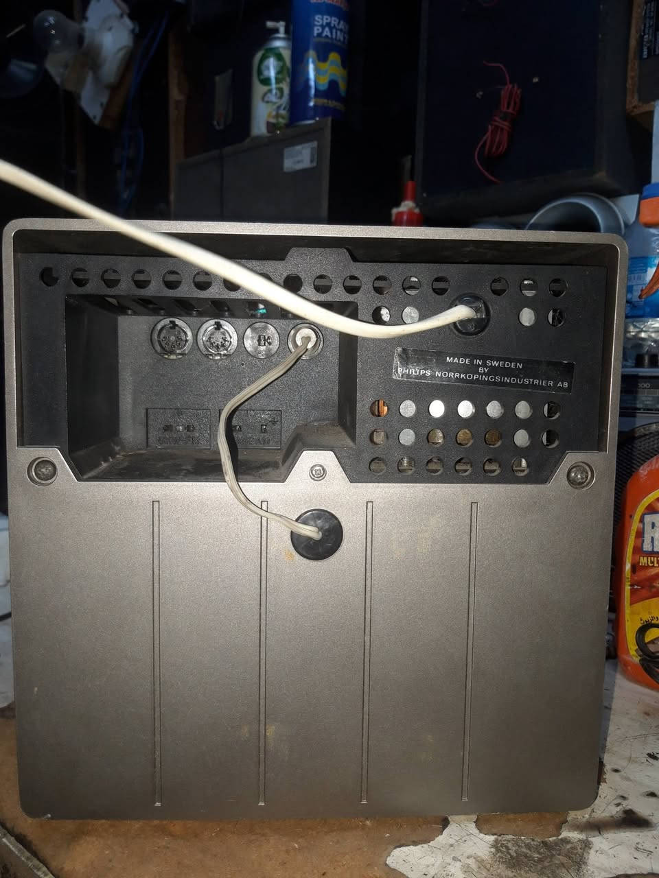 PHILIPS RADIO AMPLIFIER
SPEAKER IN - OUT
رادیو وٲمبلیفایر من شركة فلیبس صنع سویدي بي سماعة داخلی و بی مكان سماعة خارجیوبي خزن رادیو 
عنوان اربیل قریب من سوق بالة شارع اربعین مقابل مدرسة كه ل 
***********
