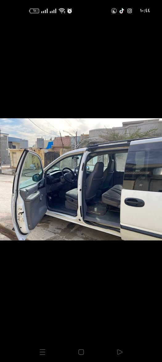 السلام عليكم سياره دوج كرفان موديل 96 صبغ احزام جماليه طخم تاير جديد  كهرباياتها شغاله سياره بسمي الستفسار عل رقم *********** واذا اكو مراوس يرهم حسب القناعه السعر 55 وبيها مجال لشراي
