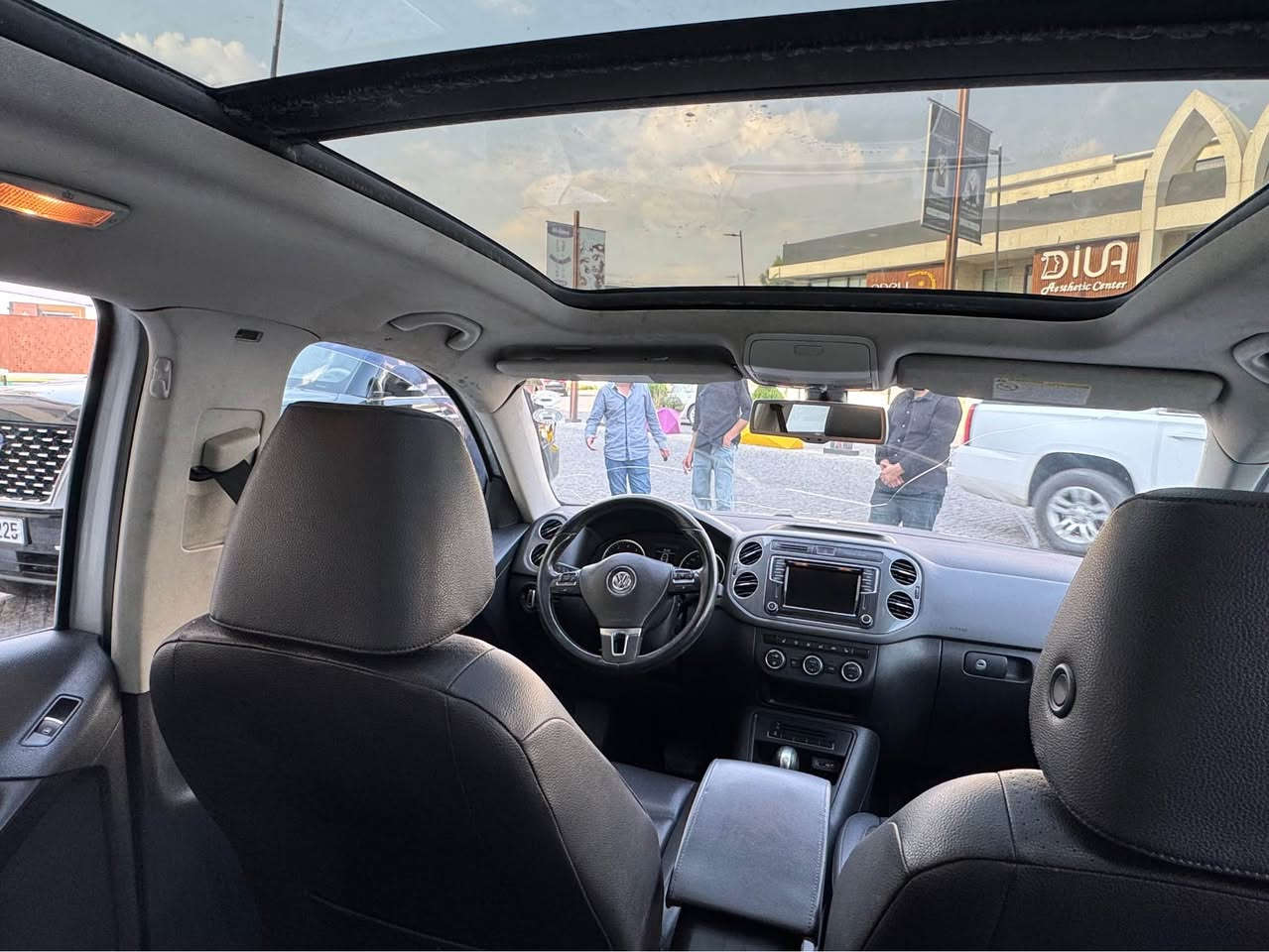 VOLKSWAGEN TIGUAN 2017سه ياره كه زور خاوينه كيرومه كينه كارابايات هه موى به شه رت ته نيا دووبارجه سبوخه بى شورى به شرت قه بات ماسفاته أربيل, العراق


**إذا كنت صاحب هذا الإعلان وتريد حذفه لأي سبب، رجاءا أرسل رسالة إلى الدعم الفني**