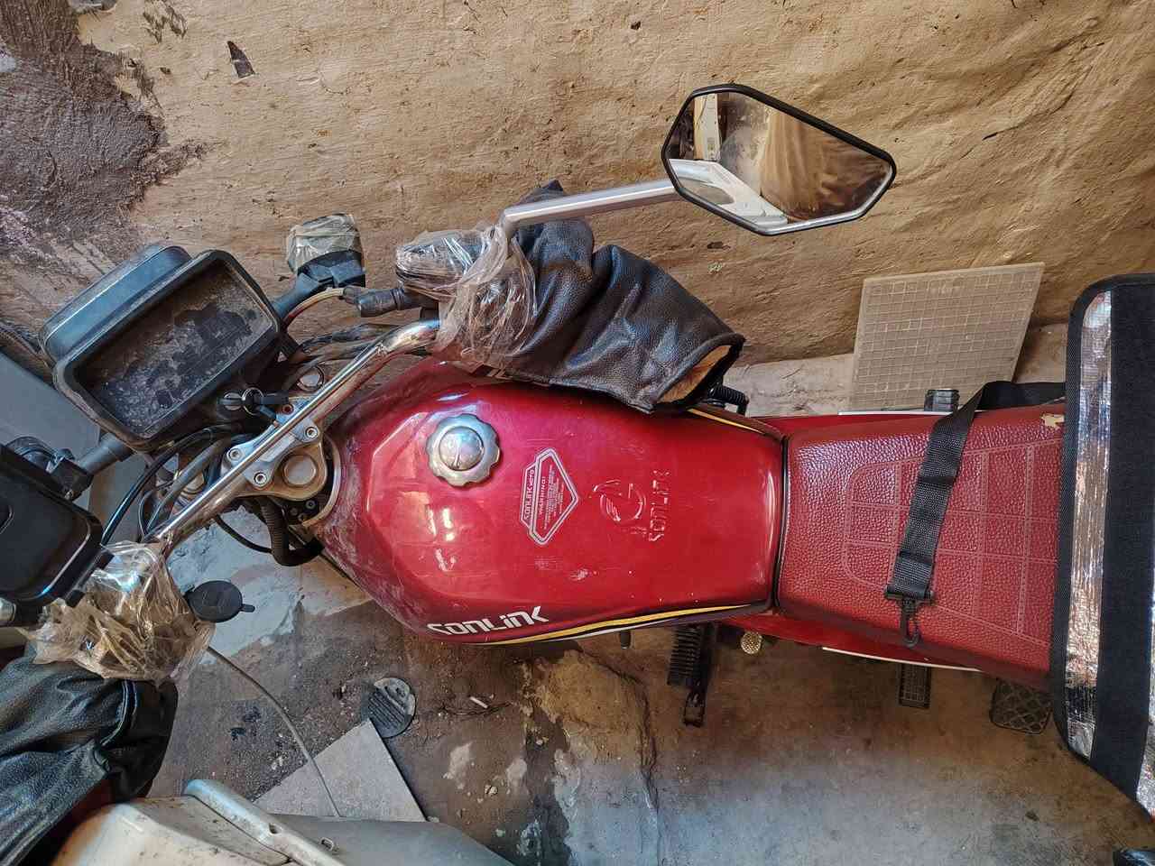 دراجه سيفان موديل ٢٠٢٥ دراجه خير من الله محركها جديد ماممدود عليها سبانه تاخذها كبل تترحملي منا الله شاهد تضل تدعيلي 
سعر 650 وبيها مجال 
***********
