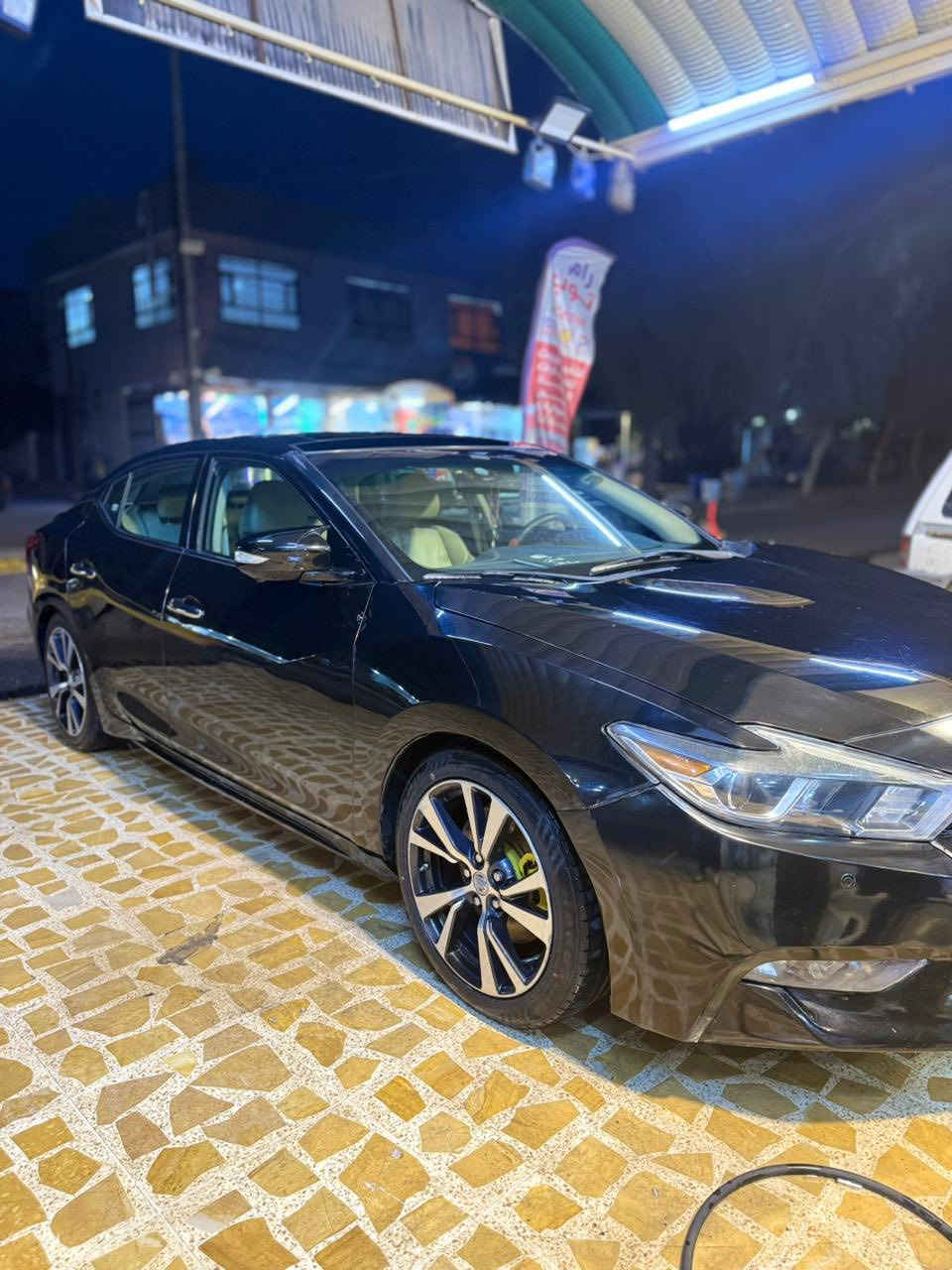 مكسيما 2017
مواصفات فوول فوول بلاتينيوم 
ماشية 150 الف كليو 
ضررها موضح بل سونار 
وبيها 4 قطع كلير مال شخوط 
بجم ظهر كبس 
السيارة جاهزة كللش 
ما تصرف عليها دينار 
تايرات طخم حدادية كله جديد
السعر 125 وبيها مجال 
التواصل مع الرقم
*********** 
 ***********
