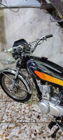 البيع ٤كير  بشرط جديد نضافة١٠٠%١٠٠ ترايك البصرة كفالة عامة وراق  ماكو ضايعة او مراوس حسب القناعة سعر 550 الف وبيها مجال مكان بغداد شعب***********
