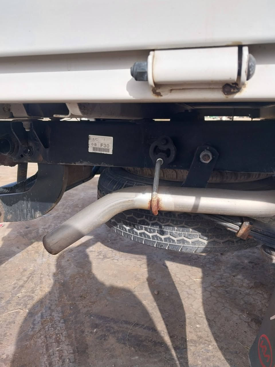 سلام عليكم سياره كيا 19 للبيع محرك 2700 سياره جديده المكينه ما مفتوحه ولا سبانه ماره بيها سياره وضع شركه شويه بارد بلبنيد سياره حلوه تخم تاير  الاتصال ولاستفسار مزيد ***********
