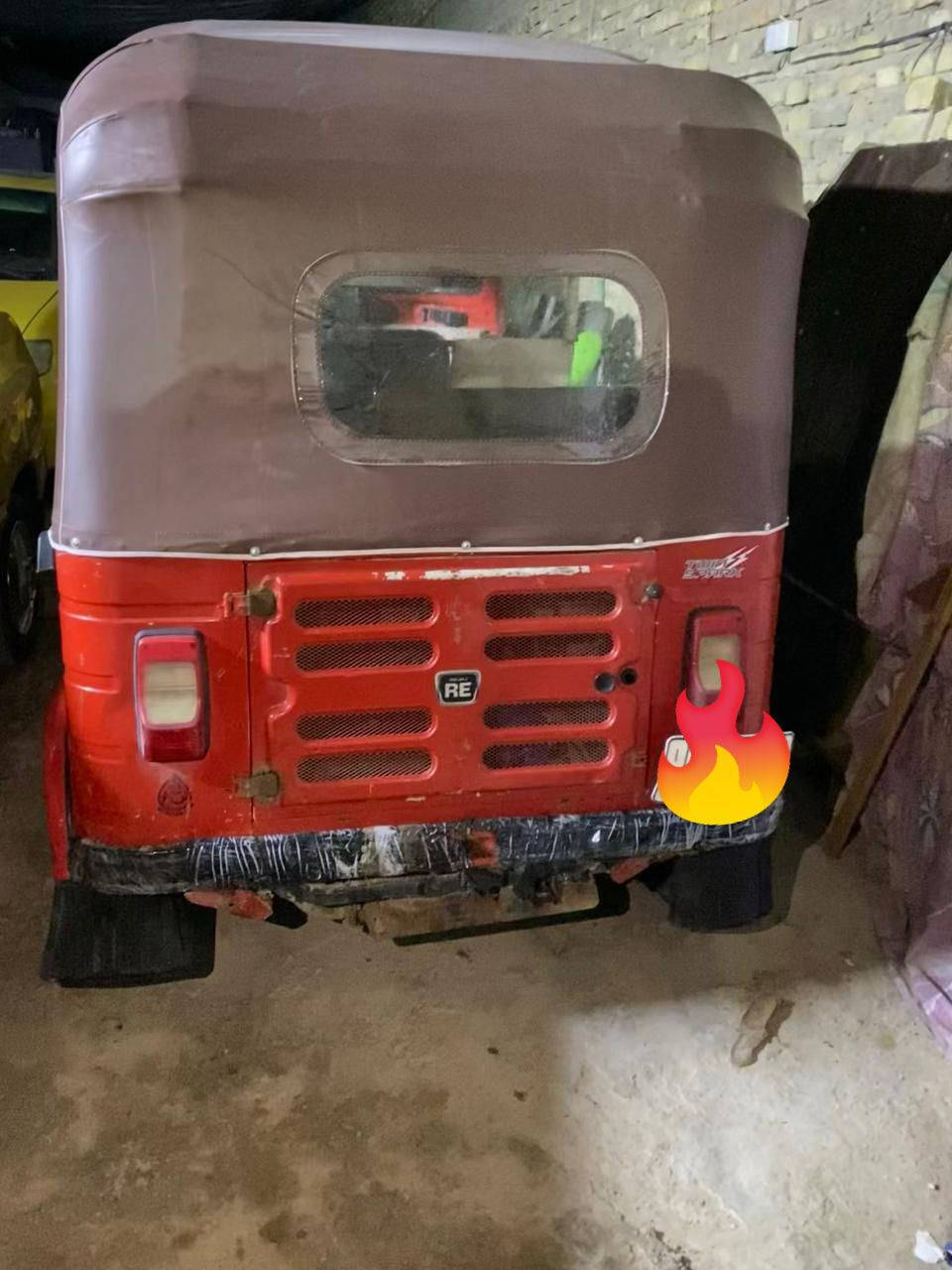 السلام عليكم ورحمه الله وبركاته عندي تكتك للبيع موديل 19 /شهر 4 رقم بغداد انكليزي سنوية بسمي مكفولة من الصبغ من الضربة مكينة حلوه  تخم تايرات جدد والله تكتك خير من الله مثل ماوضحة بل صورة  سعر 5/500 وبيهة مجال حك الجية العنوان الشعب حي الكوفة على شارع السدة قرب دلالية السيد/ رقم الهاتف ***********
