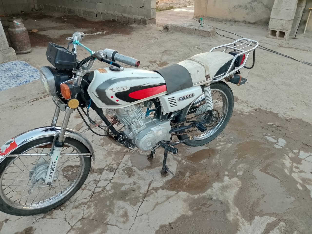أرشه 19 أوراق 3 السعر 400 وبيه مجال كهربائيات شغاله كامله محرك مجفت قبل سبوعين  دراجه نضيفه ***********
