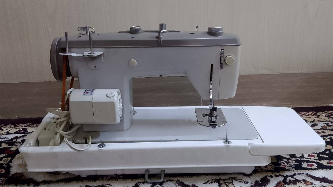 مكينه بلاذر للبيع مسخدمه شهر نضيفه فول وياها الميز هديه ب 150 وبيها مجال


**إذا كنت صاحب هذا الإعلان وتريد حذفه لأي سبب، رجاءا أرسل رسالة إلى الدعم الفني**