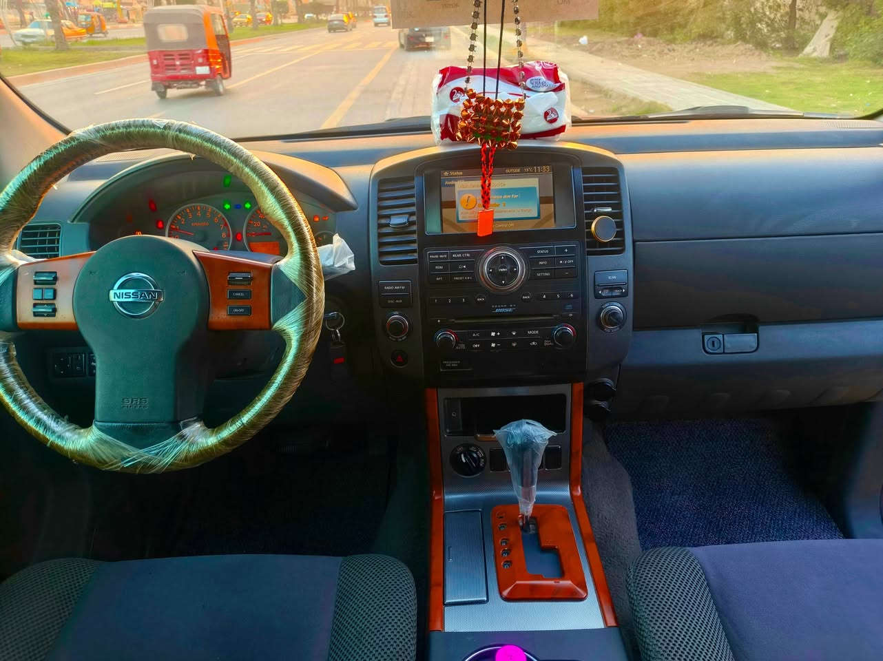 سلام عليڪم 
سياره نيسان بافندر مديل 2009 وارد امريكي  سبعه راكب باسمي ثاني يوم تحويل كفاله عامه من صبغ وضربه كير ومحرك خير من الله ✅رقم الانكليزي جديد سنويه جديده تنتهي لغايه 2028 هزه جديده  صدر نضيف وتخم تاير كشن كهربائي ✅+ دوسات كهربائي تحكم ستيرن كهربائيات كله شغاله ✅+ جام اوتماتك فتحه سلايت بلسقف بانزين ✅+ منضومه غاز 3 قطع تبريد شغاله ✅+ لايت عادي + لايت زنون + شاشه بلدشبول كشنات كلش نضيف سياره جاهزه من كلشي ✅ سعر 115 بيه مجال بسيط  العنوان بغداد مدينه الصدر سياره احله من صور للستفسار رقم *********** متواجد عل خاص واتساب ثنينهن✅
