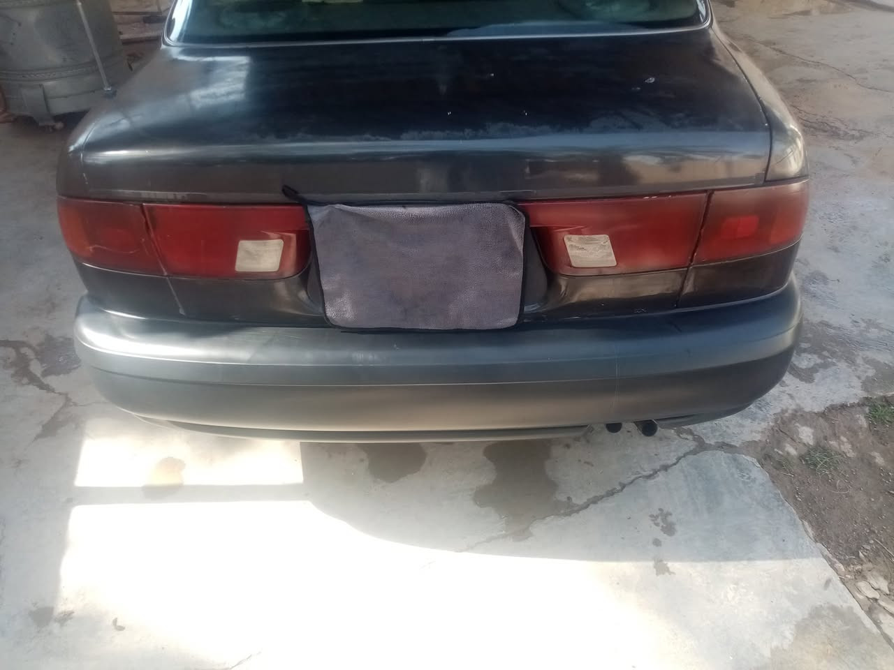 السلام عليكم سيارة سونات تو موديل ٩٤ مكينه وكير مكفولات تخم تاير جديد كير عادي كهربائيات كله شغاله رقم ديالى ألماني سنويه لل٢٩ العنوان ديالئ السعر ٣٧ وبيها مجال الرقم ***********
