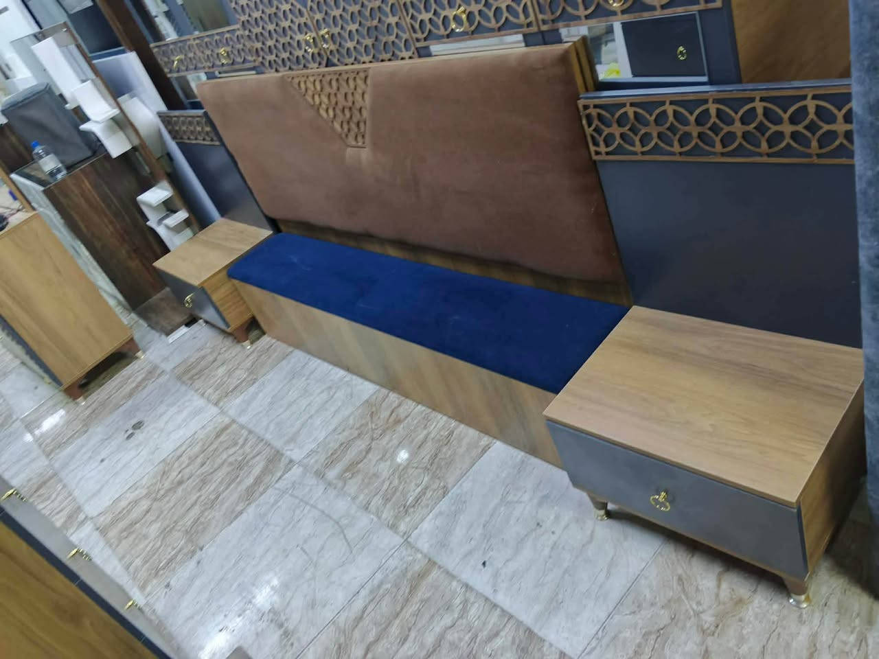 هذي 8 قطع  550


**إذا كنت صاحب هذا الإعلان وتريد حذفه لأي سبب، رجاءا أرسل رسالة إلى الدعم الفني**