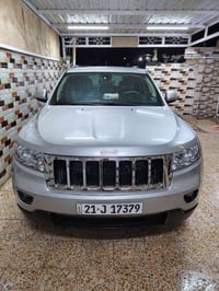 جيب لاريدو 2011  كير مكينه خير من الله بيهه جاملغ وبنيد كهربائيات كلهه...