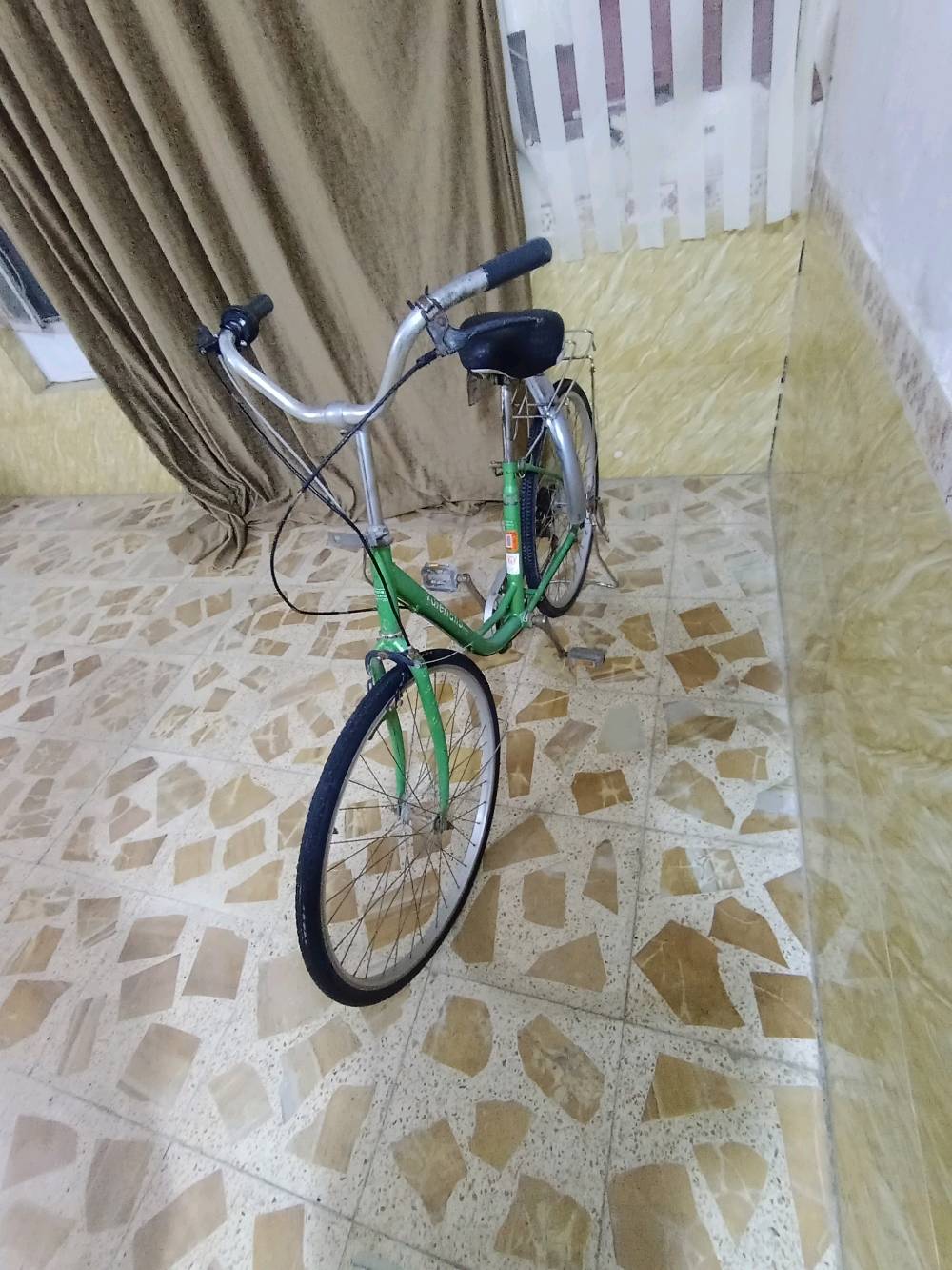  سلام عليكم اخوان باسكل للبيع ادخل خاص عل واتساب اكتب سعرك رجاءا لحد يتصل اكتب سعرك واذا عجبني ارد عليك حجم 26 لون اخضر  عگرب سبع مكاين 
الديوانيه اوصله لباب بيتك بلاش 
