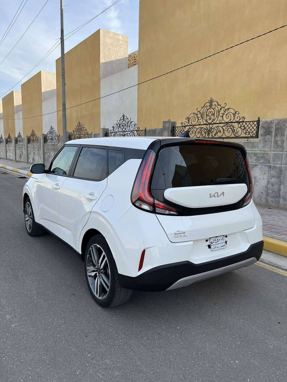 كيا صول موديل 2025
زيرو ماشية 500 ميل فقط بعدها بوضع الشركة
كفالة من الصبغ والتبديل ليبل واحد السيارة بس بارد بالجاملغ مال السايق صور الحادث بالمنشور
بدون رقم منفيس باسمي مكاني كربلاء 
محرك 2000 دوش
شاشة جبيرة وApple Car Play 
كامرة خلفية 
رادار امامي وتحديد مسار 
قيادة ذاتية 
وضعيات قيادة DRIVE MODE
تحكم ستيرن و أوامر صوتية 
كروس سرعة 
اطفاء وتشغيل ذاتي 
دشبول ديجتال 
ويل كب كروم حجم 18 
السعر 159 ورقة وبيها مجال بسيط 
مكاني كربلاء الانتفاضة الاولى 
للاستفسار ***********
