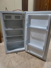 البصره طويسه • ثلاجه صغيره • نضيفه وشغاله