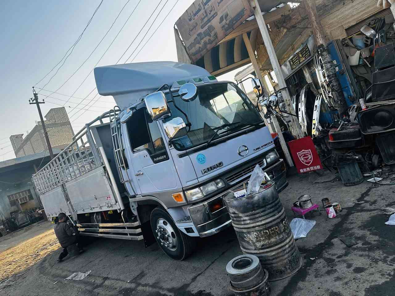 السلام عليكم ورحمة الله وبركاته 
انكر للبيع كفاله عامه 
مكينه 80سوبر بم ونوزل 
دبل خناره 
8برغي 
شاصي اصل مبطن 
6وربع 
تبريد شغال ثلج 
كير جبير ابو زعانف 
خزانات كاز 2 ابو ال200 
سبيرات 2 
بدي مغلف اربع قطع 
كاسحه عاليه 
موديل 97 مسجله 2000 بيها كتاب تثبيت موديل يعني مداور ثاني يوم 
السعر 365 مكان السياره نجف 
***********
+9647770060400
