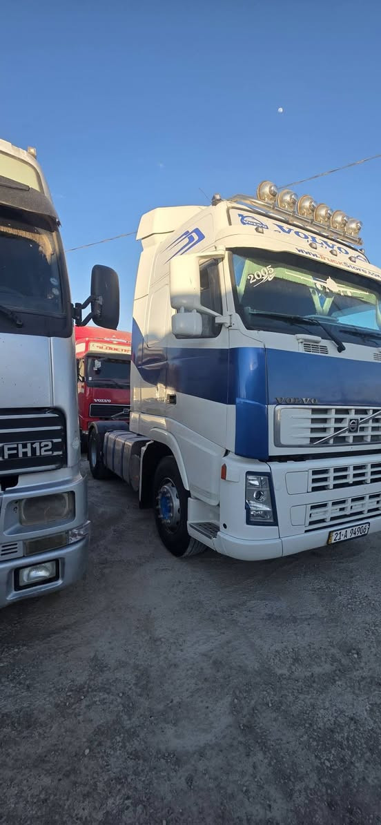 فالفو تك موديل 2005كير اوتوماتيك رقم سليمانيه
كير محرك شاصي اكسل قماره مكفولات 

مربوط عربانه 3 محور تك تاير شعار 

مكان السياره كركوك 

السعر /175$

للاستفسار ***********
