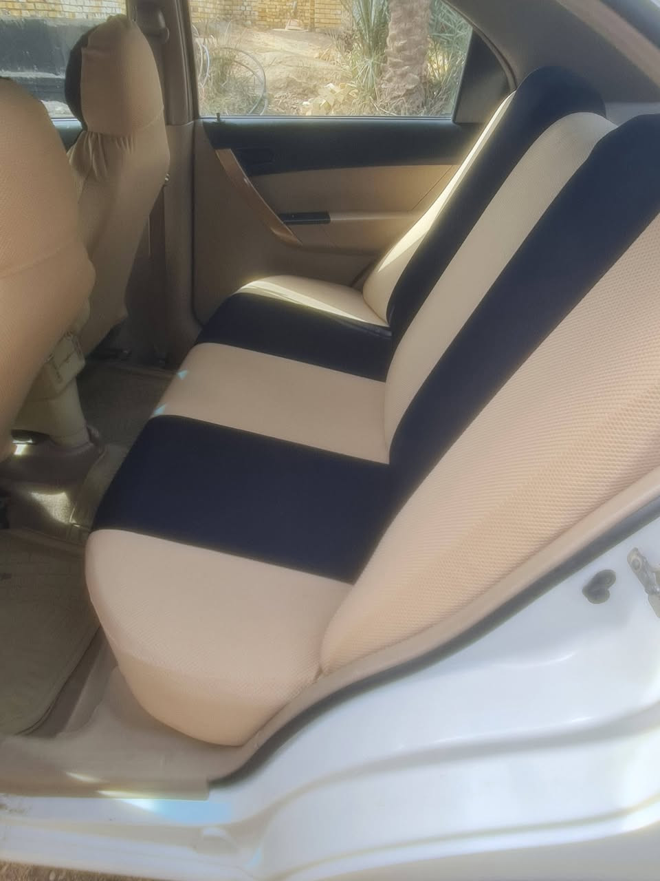 السلام عليكم 
افيو ٢٠١١
ضرر جاملغ امامي 
سياره بأسمي
رقم بابل
سنويه ٢٠٢٩ 
نظافه خير من الله
***********
