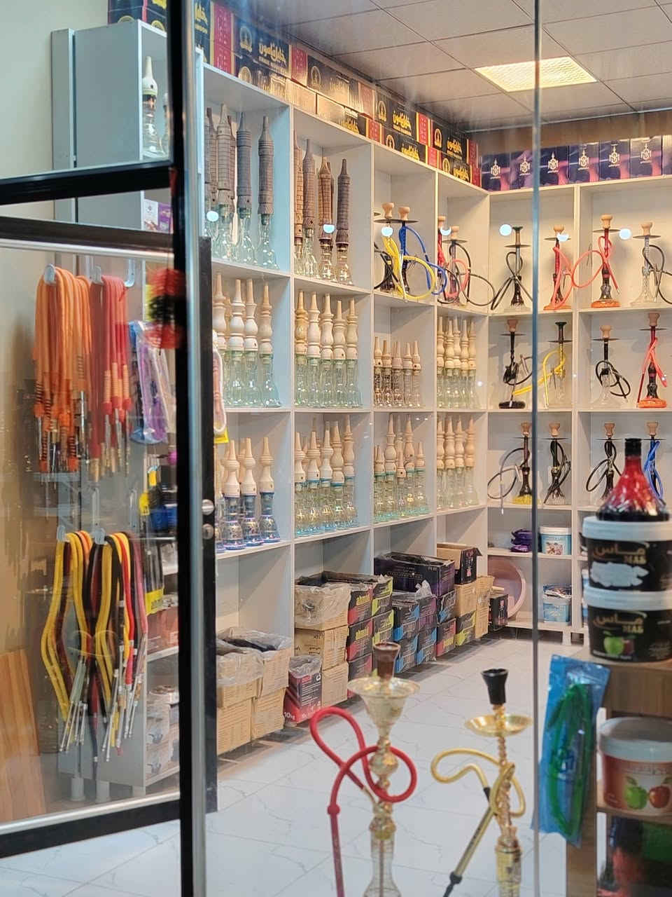 محل نراكيل هوه ديكور ه للبيع
بدايت حي الوفاء ابصفه كهوه خير من الله السعر عل خاص
***********
