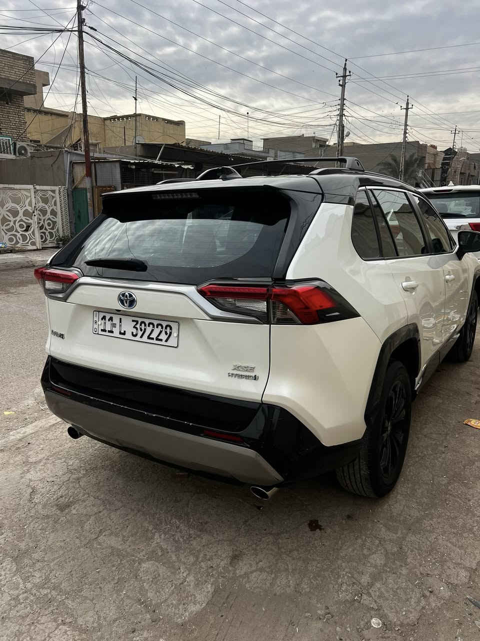 السلام عليكم
راف فور مديل ٢٠٢٢
فول مواصفات Xse
وارد امريكي حادث نص جاملغ ايسر وهنا بالعراق جاملغ ايمن مصبوغ سياره خير من الله جاهزه من كلشي 
مكان السيارة الدوره 
السعر ٢٣٠$ وبيه مجال بسيط 
رقم الموبايل ***********
