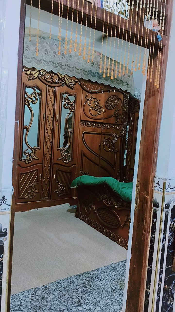 بيت 100طابو صرف حي الفدءشارع ابولبنان خدمات متوفره مدارس تبليط مقاطعه 22بيع أو مراوس حسب إقناعه مداور ثاني يوم ***********
