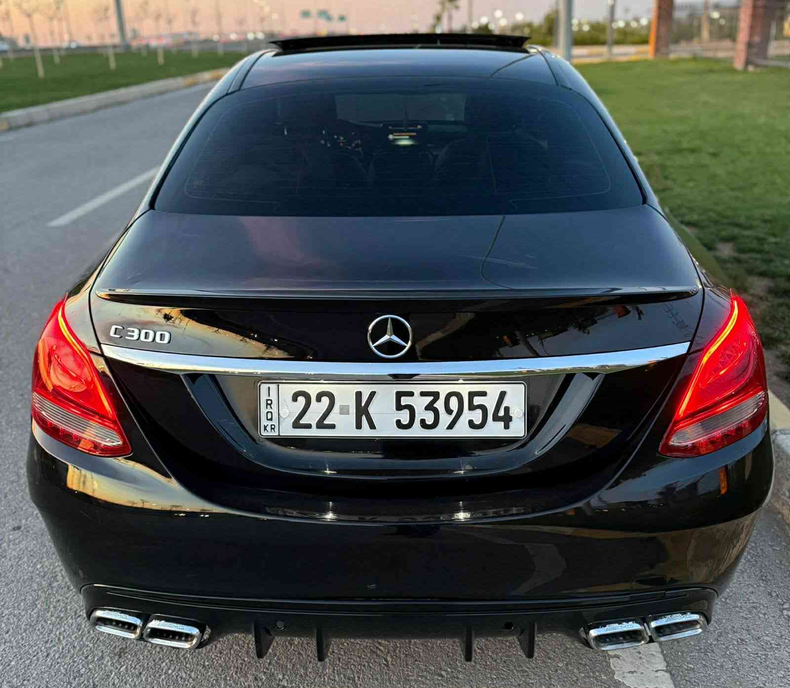 السلام عليكم
للبيع مارسدس c300 
2018
محرك 2000 تيربو
فول مواصفات
دبل ماوس 
بونراما
گت AMG
لايت زينون دبل عدسه
بك لايت ليد
أنارة داخلية تحكم ب ألوان
كشنات جلد + تدفئة
رادار امامي وجوانب
سايد بريك بصمة 
تبريد مركزي 
السيارة بحالة ممتازة جداً صفر مسج
مضلل بالسنوية
رقم اربيل بأسمي تحويل ثاني يوم
السعر ٢٣٥وبي مجال بسيط
العنوان بغداد اليرموك اربع شوارع
للاستفسار ***********
