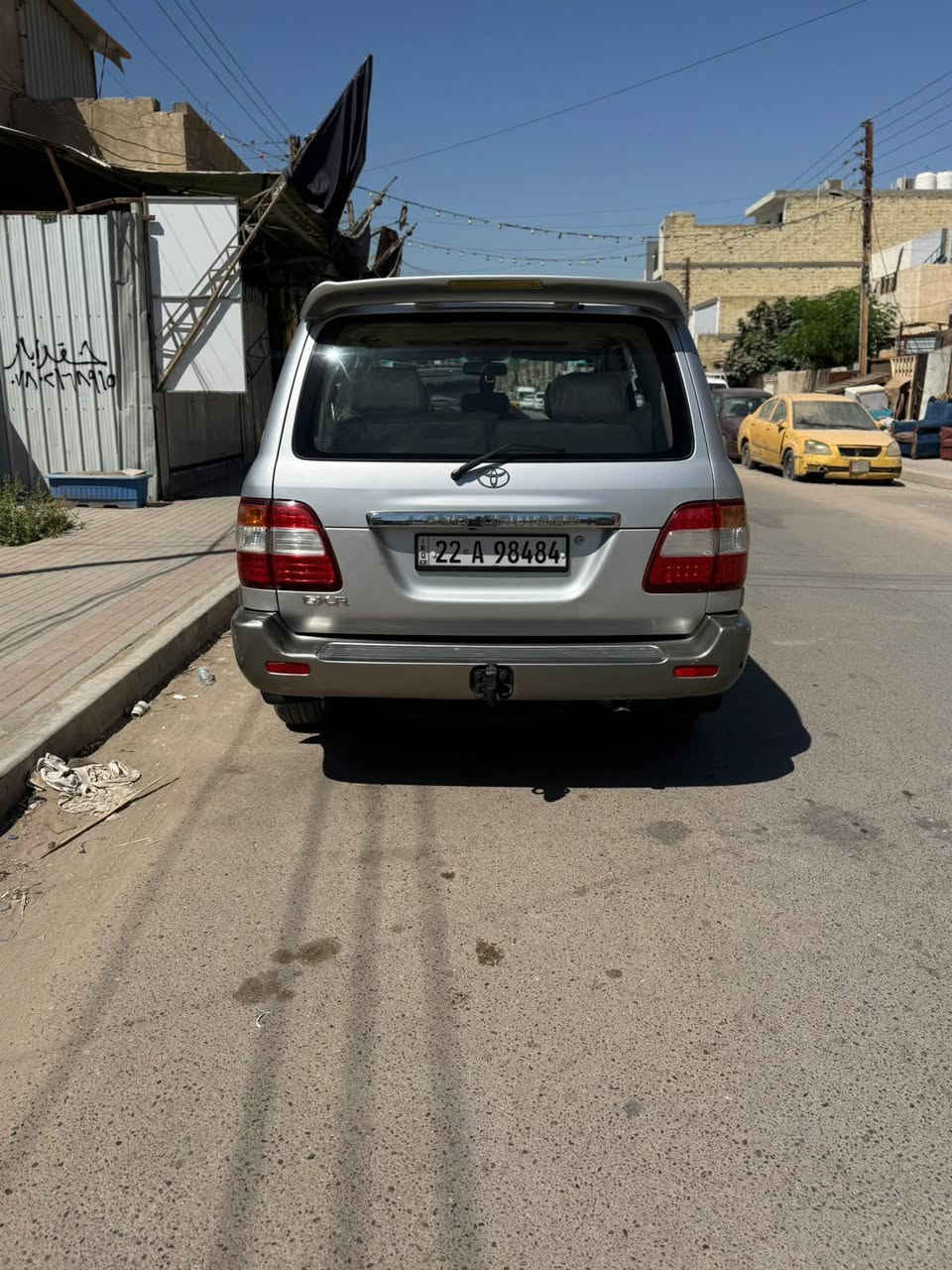 لاندكروز موديل ٢٠٠٦رقم أربيل باسمي كفاله عامه عدا الجاملغ الأمامي الايمن مبدل والباقي على وضع الشركه تخم تاير ومكينه ما مفتوحة كير جديد سياره بلاديه مكان السياره بغداد رقم الموبايل***********  السعر 185وبيه مجال
