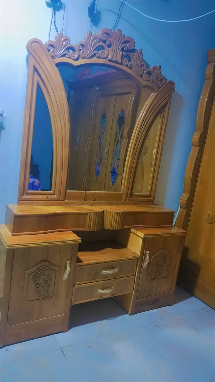 غرفه للبيع صاج عرقي اضرار كلش قليل السعر مليون وربع بي مجال للشراي العنوان البصره مصفه الشعيبه قرب محطة القطار مراسله عل رقم
***********
