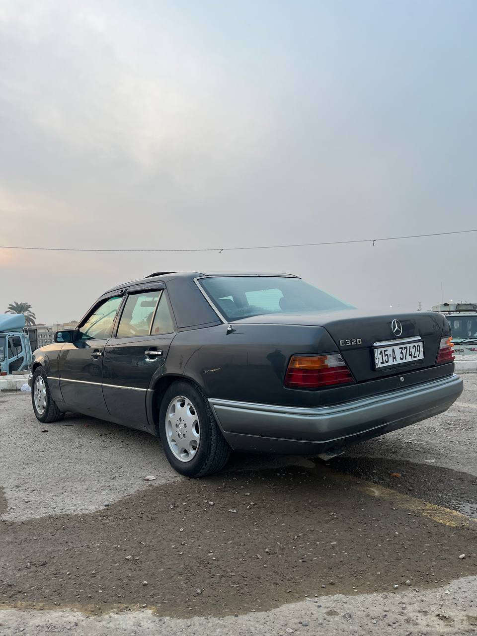 موديل 1994 بيبي اصل
محرك خراطيم ٣٢٠ لاتنقيص ولا تبخير شرط

كير بلاد اربع نمر مكفول

فتحه شغاله طكتين

كراسي كهرباء وخزن

كهربائيات كله بلاد ومابيه شي ميشتغل

بكات ولايتات جدد واصليات 

سنويه لل ٢٨ بسمنه تحويل ثاني يوم

عوزه ترتيبات بلحداديه فقط
السعر ٧٥ وبيه مجال بسيط

***********
