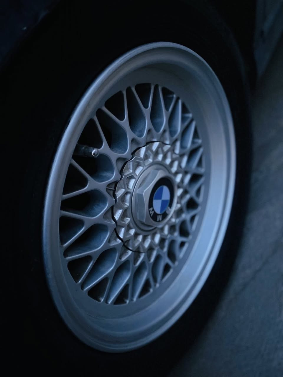 سةلاموعةليك بئيم ٥٢٥بؤ فرؤشتن مؤديل ١٩٩٣گيرتؤماتيك ئارةم هةولير سوباس بؤ خوا بي مةسروفة جوار جامكارةبا تةبريت سارد و گةرمي بةشةرةت جوار تايي و ويلي لؤكي لةسةرة دةعام و ليدارةي نية سةيارةكة بي مةسروفة تةنها دةعامي دواوةوةي شكاوة 
لةگةل ريزةم ئةگةر موشتةرةي نيت سةرمان مةيةشينة
نرخي تةنها ٣٥ومةعمةلةيةكي برايانة
***********واتساب و فايبةريشي لةسةرة
