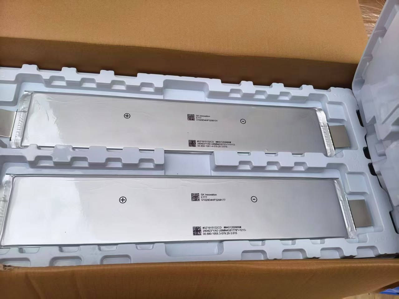 New SK777 + Original Box Original Lug Voltage: 3.7 V 7V Actual capacity: 80AH Continuous discharge 3C Instantaneous discharge 5C Charging current: 1 C Cell weight: 0.9 kg Standard size: 9.5 thick * 95 wide * 530 long Spot supply, price advantage [shake hands] [celebrate] whatsapp+86 13428877072


**إذا كنت صاحب هذا الإعلان وتريد حذفه لأي سبب، رجاءا أرسل رسالة إلى الدعم الفني**
