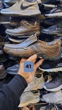 احذية باله اصليات سعر 25 الف مكاني بغداد شارع حيفا  نزله ملعب نادي الز...