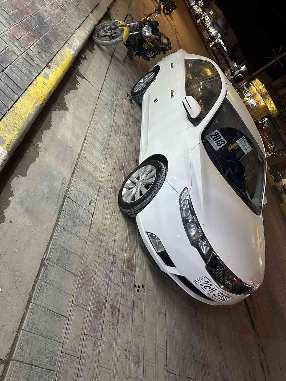 السلام عليكم..
كيا سيارتو ٢٠١٣ 
سياره رقم و سنوية جديد / هستوها صاعدة هزه بيها صبغ بسيط جاملغ خلفي بدون ضربه أو معجون علماً السياره باسم كردي فـ تريد وكاله أو تحويل موجود ، سياره فول عدا البصمة والفتحة 
المكان كربلاء طويريج 
رقم الهاتف فقط: ***********
