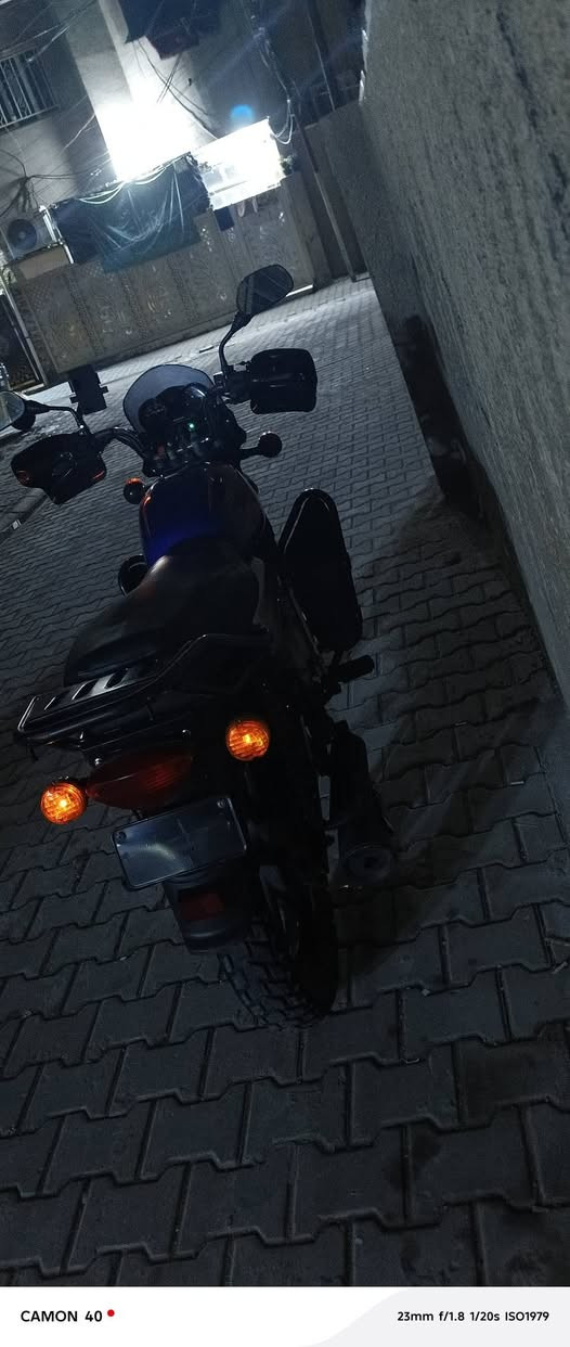 السلام عليكم بوكسر موديل 2023 دراجه نضيفه وخير  من الله مجفته تجفيت شركه بيه منضومه زنون كلش قوي واقيه ام الاشاير ودرع ابو الجيب الدراجه خير من الله وكل تبديلتين ابدل الها فلاتر معتني بيه بمعنى الكلمه الدراجه رقم وسنويه ولوحات نكليزيه السعر المطلوب 2300 مليونين و300 وبيها مجال العنوان بغداد الجديده *********** اتصل بيك خير وتدلل
