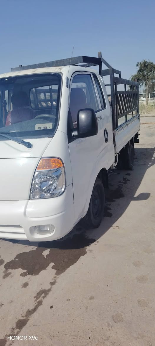 السلام عليكم كية موديل 2010 كير ومحرك جديد تخم تاير مشروع وطني  الرقم انكليزي المكان بغداد قرب بسمايه الاتصال عل الرقم ***********   السعر83  وبيهة مجال بسيط
