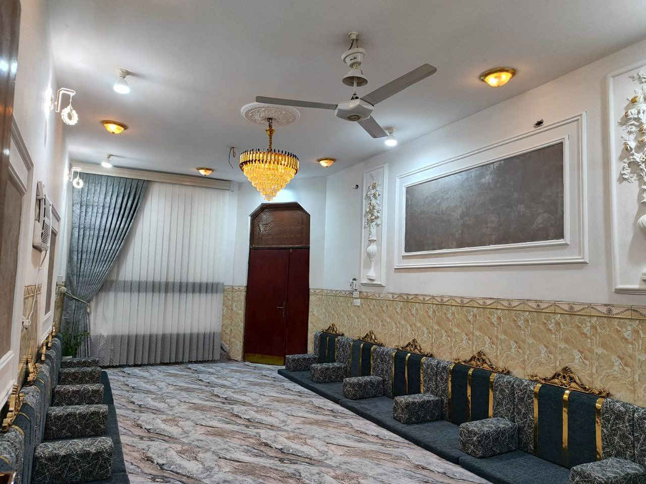 بسم الله الرحمن الرحيم         

          #دار_للبيع 

موقع الدار : حي الشهداء الثاني 
____________________________________
#المساحه : ٢١٠ م

#تفاصيل_العقار :: بناء طابق واحد غرفتين مع صاله مع مطبخ مع براني مع صحيات داخليه و خارجيه
____________________________________

#السعر_الدار: خاص حسب رغبت البائع
____________________________________
#من_يرغب_بعرض_عقار_مراسلتنا_على_الرقم_الوتساب

***********
   
وارسال جميع التفاصيل والمعلومات صور العقار مع موقع العقار 

🏘مكتب البركة للعقارات حي العسكري مقابيل كراج حي العسكري
