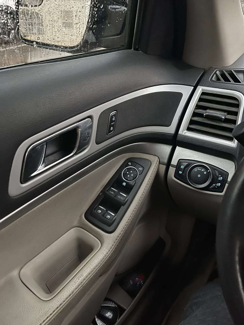 بسم الله الرحمن الرحيم 🤩♥️
بيع فقط

السلام عليكم اخواني فورد  اكبسلورر 2013 xltشركة نيڤا  7 راكب سيارة مكفوله كفاله عامه من الدعاميه للدعاميه شرط ع السونار وافحص وين مايعجبك.' رقم اربيل باسمي

سياره حدادية وكهربائيات   ع البلاد تجي وتشوف بعينك

مكينه ستة سلندر[ 3500] برغي مامفتوح بيهن شرط الفحص والسونار 

ماشية:77الف قمارة  بانوراما

تخم تايرات كلهن جدد وأصليات على المعاينه

تدفئه وتبريد مركزي 3قطع 

تحكم تبريد خلفي

تحكم ستيرن

 فور ويل 

مثبت سرعه

مدخلAUX

مدخل USB

اشاير ترحيب 

منضومة زنون اصلي 

كاحساسات امامية وخلفية

كشن قلاب 

يدات نيكل

 + ١٢سماعة 

سياره جديدة استخدامها قليل

السعر 175 

العنوان: صلاح الدين بيجي حي المصافي

للأستفسار☎️📞 *********** متواجد واتساب واتصال
