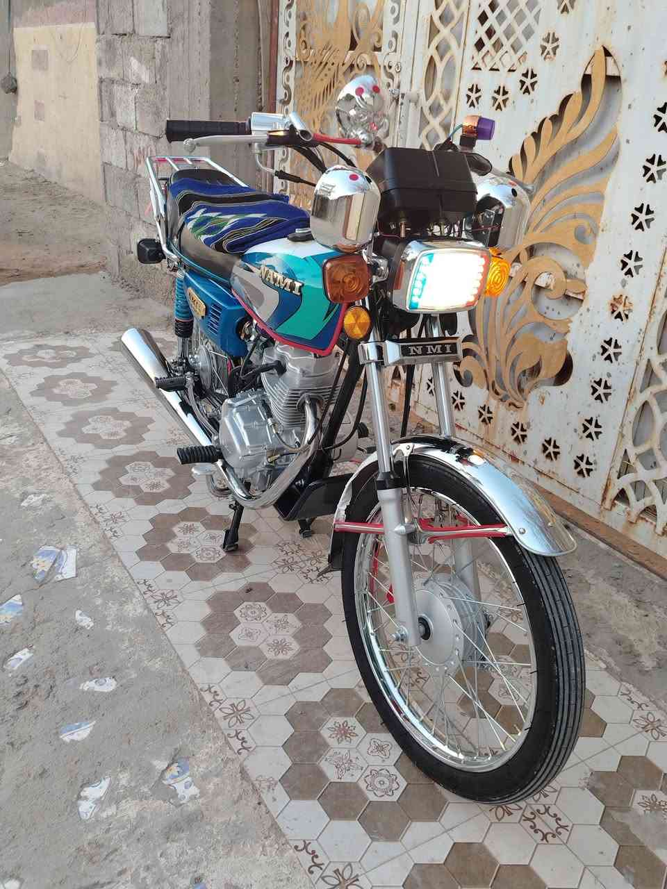موديل 26
دراجه نامه شلامجه

الدراجه تخبل
ما نقصهه برغي 
اي يريدهه يتصل وبي خير ويدلل
***********

