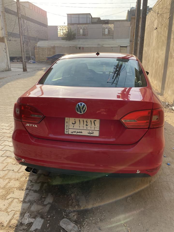جيتا فولكسفاجن ٢٠١٣ اللون احمر 
فول مواصفات 
 وكالة المانية 
ضربة بسيطة بالجاملغ خلفي جهة السايق موجود بالصور 
ماشية ١٦٩ الف km
السعر ١١٠ 
التواصل على ***********
