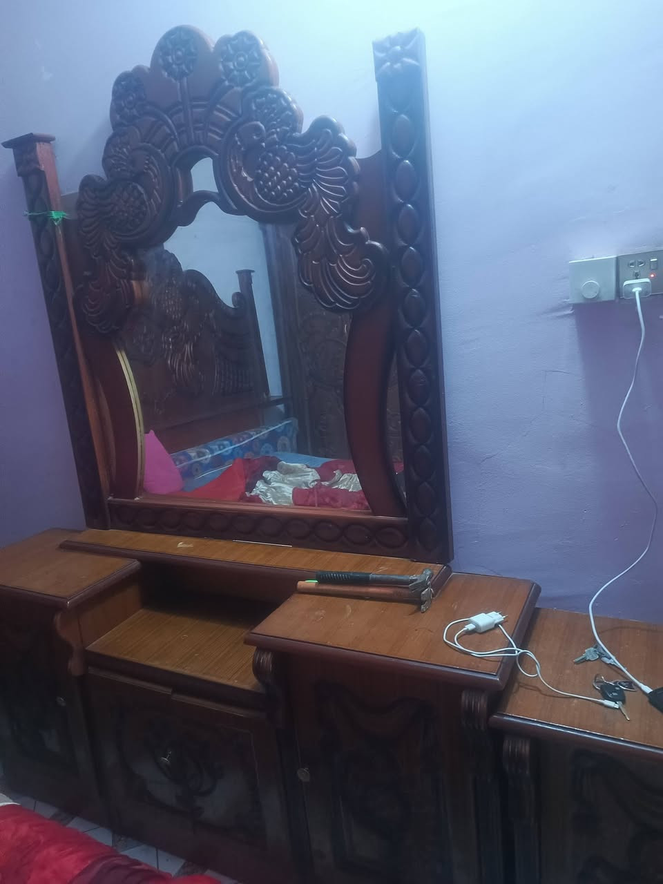سلام عليكم قرفه اخشاب سعر ٦٥٠ وبيها مجال البيع قضاء لاصلاح ***********
