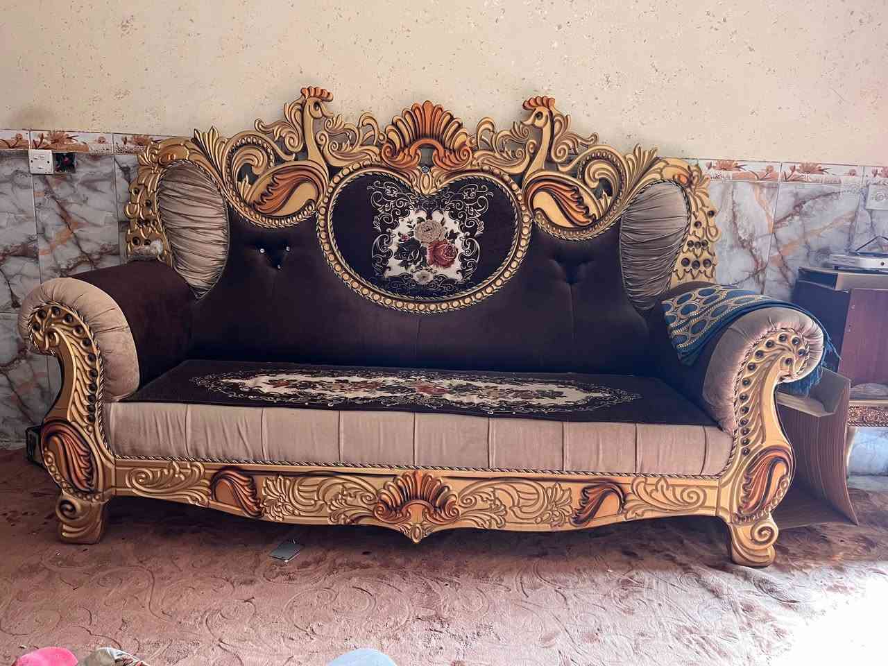 السلام عليكم تخم 5قطع للبيع جديد ما مستعمل اني ماخذة بـ مليون انتو بيش يفيدكم رقمي ***********
