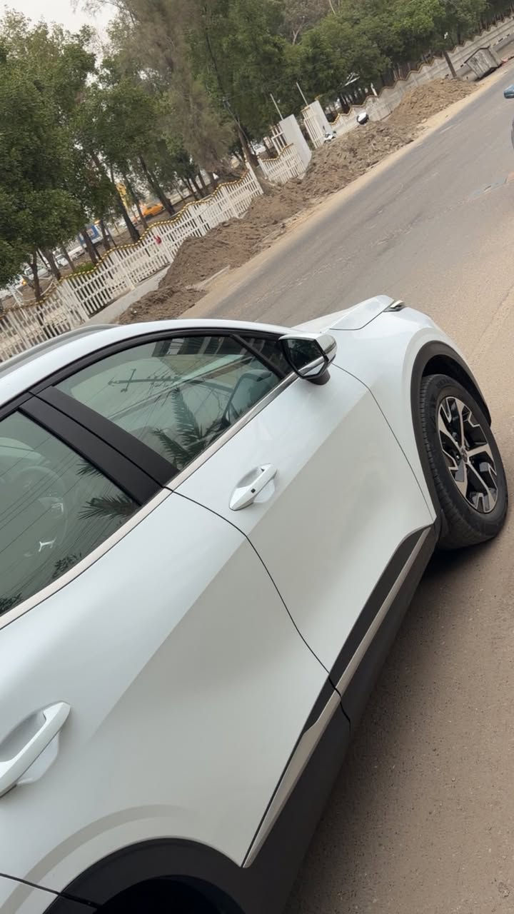 كيه سبورتج
موديل 2024
خليجيه مكفوله كفاله 
بيه بس رصعه بل هلال مال جملغ صغيره
مكفوله من الصبغ والبارد
السياره نص فول فات NIM
رقم اربيل تحويل ثاني يوم
السياره ماشيه 36
السعر 198وبيه مجال قليل حق الجيه
رقم ***********
