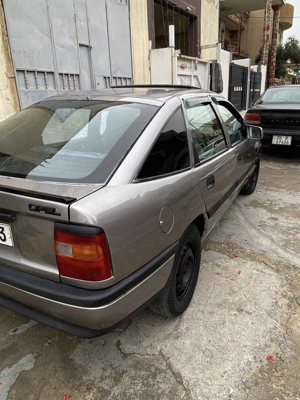 سلام عليكم للبيع أوبل فكترا موديل 1991 قفل مركزي سقف سلايت صبغ جماليه بدون ضرر كير عادي حجم 18 رقم كركوك مشروع وطني رقم دولي دفتر بانزين تايرات صدر كهربائيات كامله عنوان كركوك سعر 37 وبي مجال بصيط رقم الهاتف ***********
