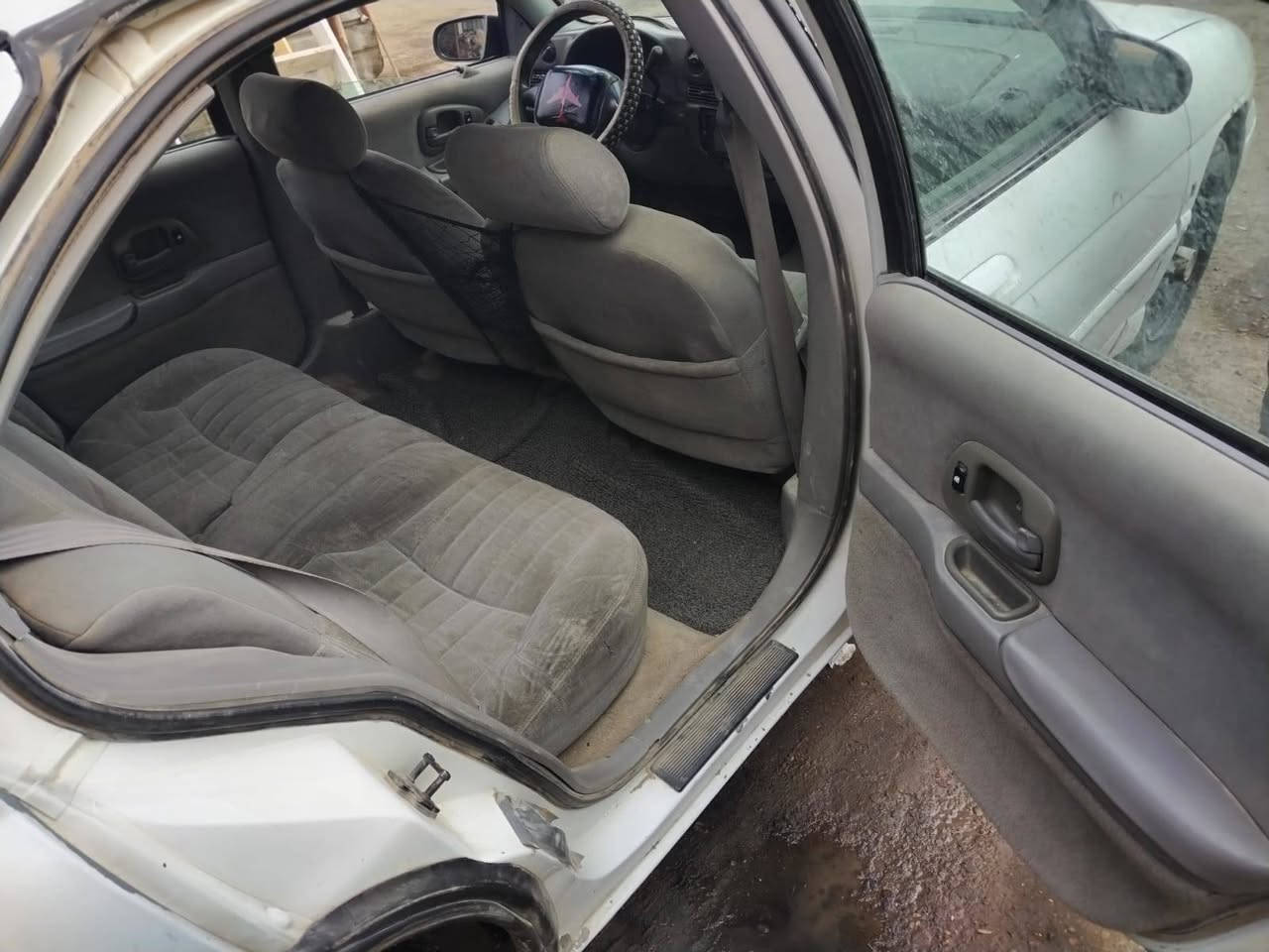 سلام عليكم الومينى كير ومكينه مكفولات بيع او مرواس رقم بغداد العنوان بغداد حي الجهاد *********** كورك***********
