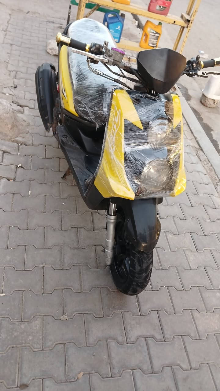 سكنس لون اصفر دراجة كاملة مابيهة اي نقص
دراجة شلعة ومعدل يخبل 
عنوان  بغداد زعفرانية  
***********  
850وبيهة مجال بسيط
