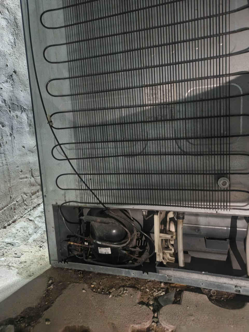 السلام عليكم ثلاجه سامسونج نضافه 90/100 السعر 350 المكان بغداد المشتل للاتصال ***********
