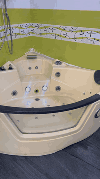 بانيو للبيع شغال جديد راديو والغطاس شغال للاتصال ***********
