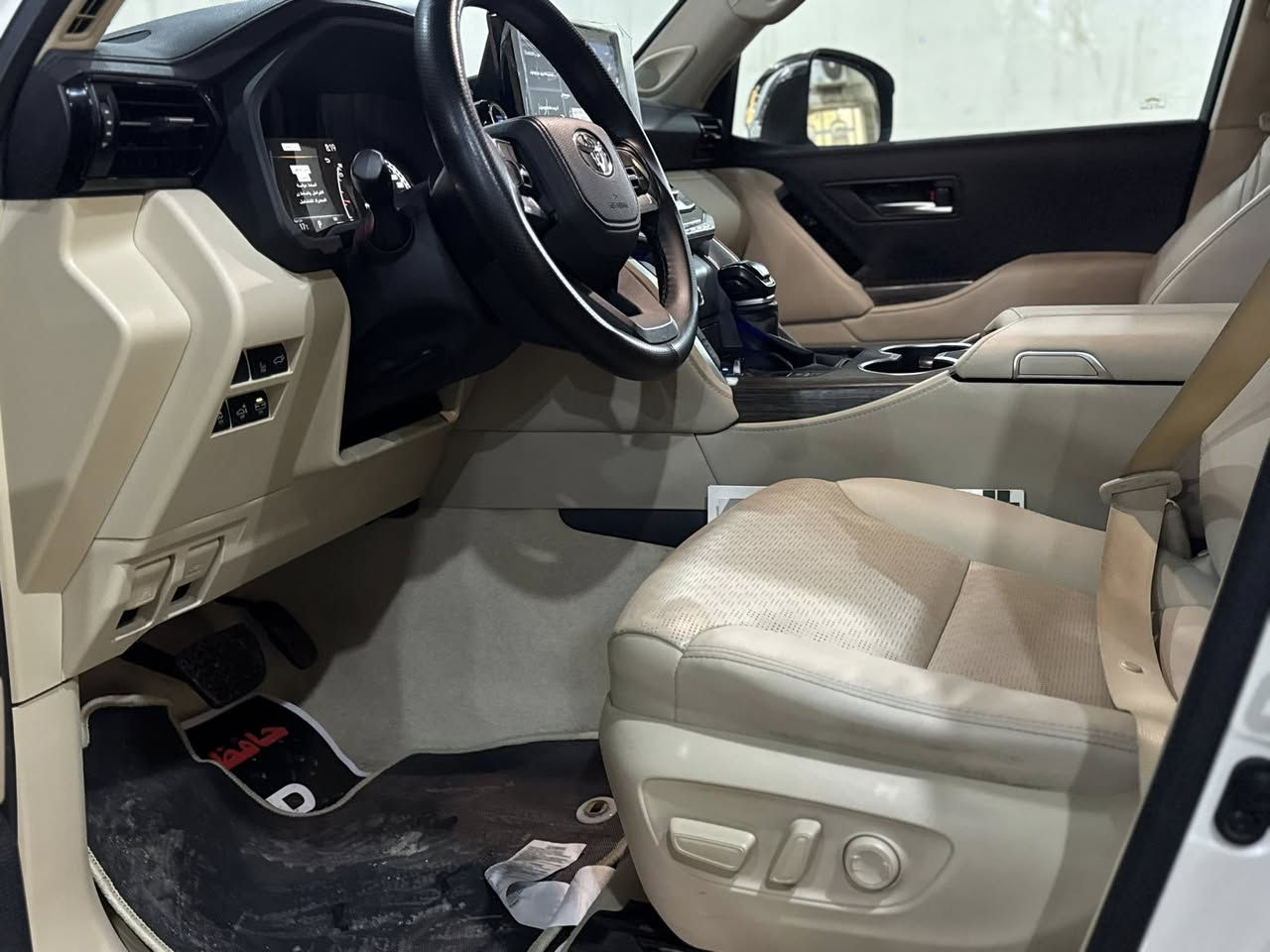 لاندكروز 2024 VX لمتدد ساز اصليه ام الضمان فول لفول 1/1 السياره بعدها بضمان ساز ماشيه 75الف بس كلش جديده على وضع الشركه بعدها

السياره مكفوله كفاله عاامه من صبغ وبارد وتبديل كلش جديده وبلعافيه عل ياخذها

السياره VXلمتدد فول لفول 1/1 ميحتاج اذكر مواصفاتها

العنوان بغداد السيدية للأستفسار***********واتساب او اتصال
