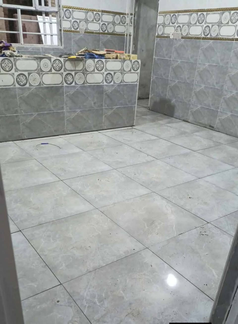 خلفة ارضيات اشتغل متر ويومية ابوصخير وحيرة ومشخاب شغل مرتب
***********
