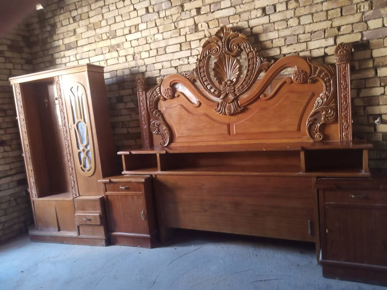 مرحبا غرفه كامله اللبيع تصال ***********
