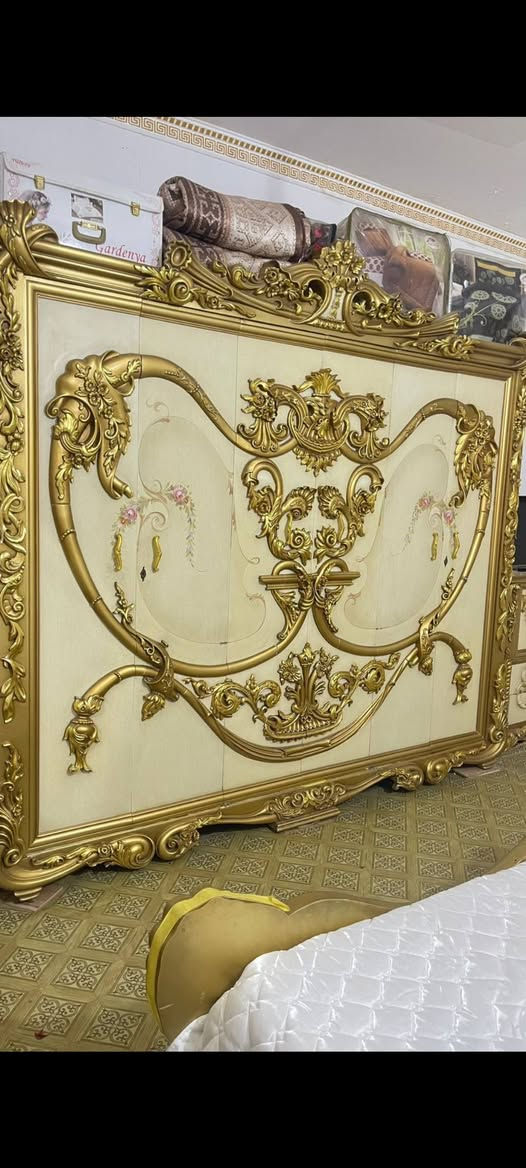 السلام عليكم غرفه مصريه خشب دينماطي درجه اولى اتخبل كامله مكمله بطنها خشب بلوط سنديان السعر 1800 أو امراوس بغرفه عراقيه مكاني بغداد شعله واتساب ***********
