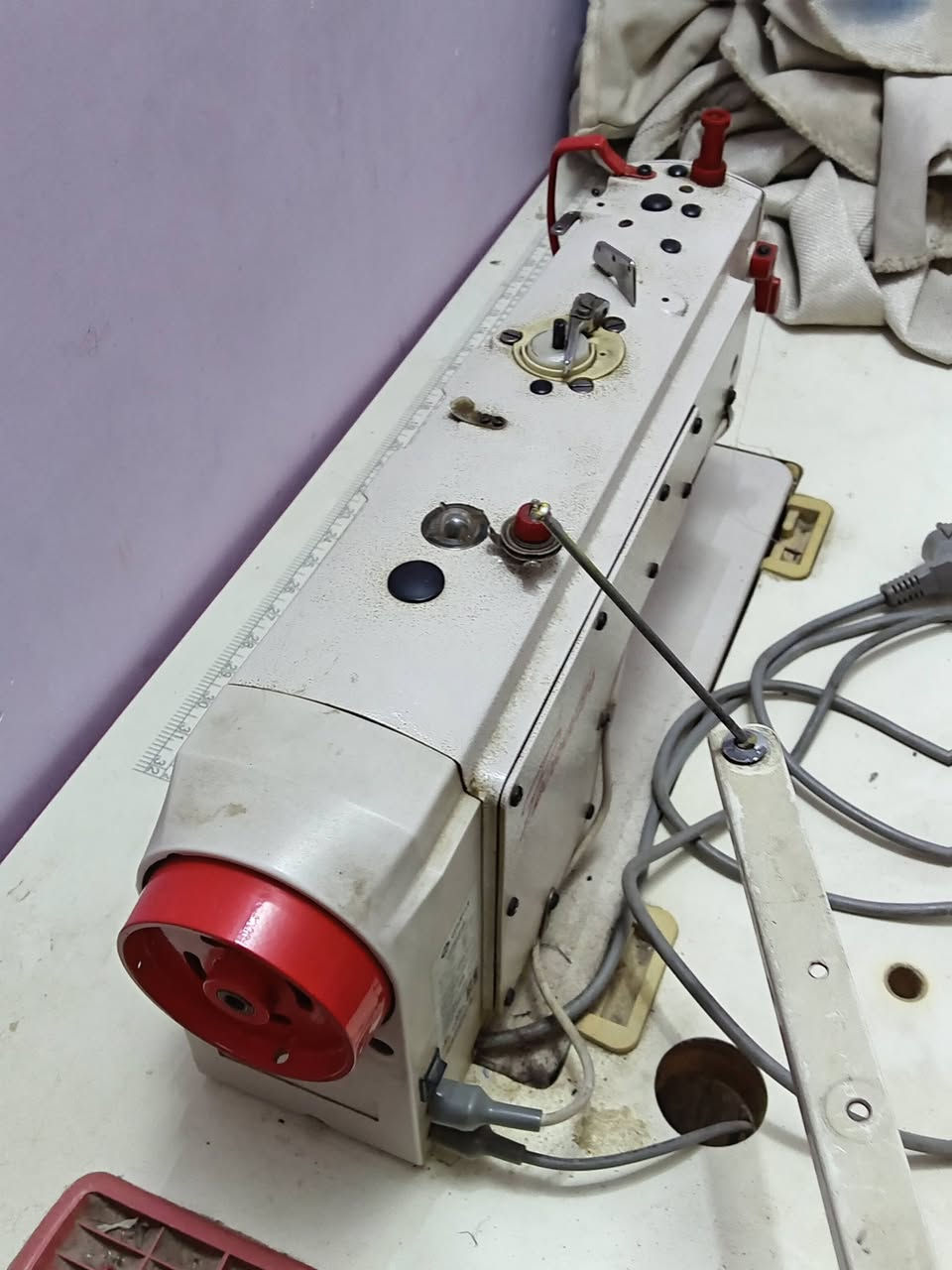 السلام عليكم مكينه مال خياطه للبيع ***********
